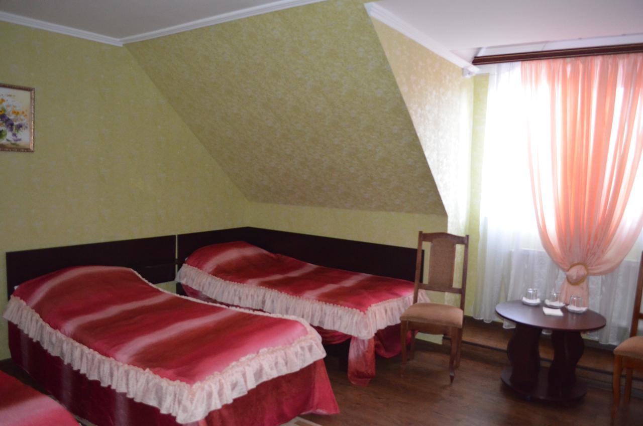 Hotel Fiyesta Starokostyantyniv Exterior foto