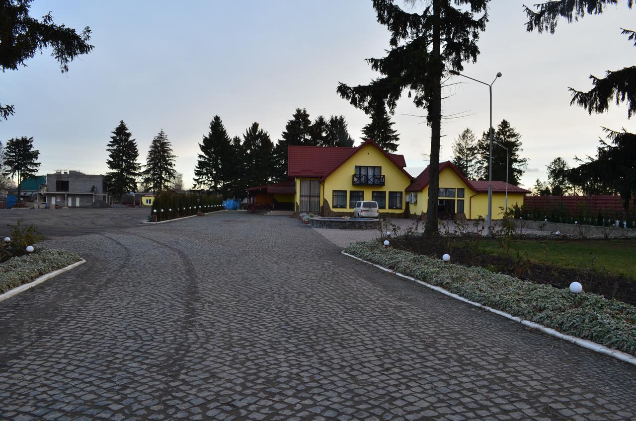 Hotel Fiyesta Starokostyantyniv Exterior foto